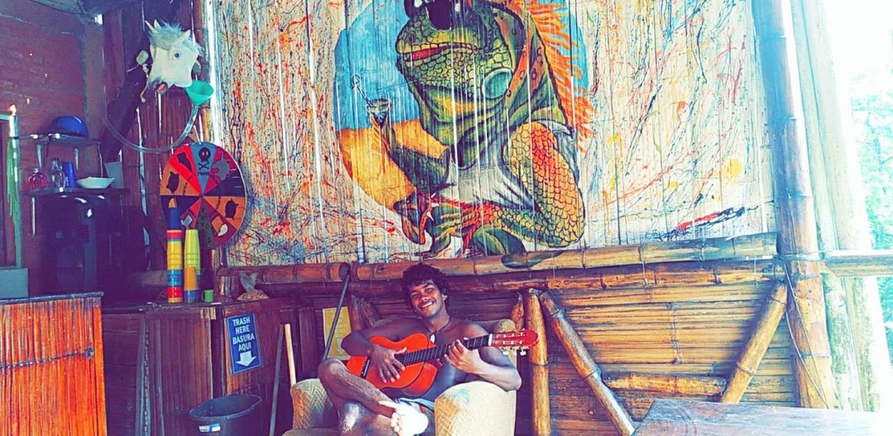 Iguana Beach House Hostel Montanita Luaran gambar