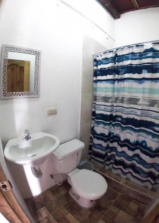 Iguana Beach House Hostel Montanita Luaran gambar